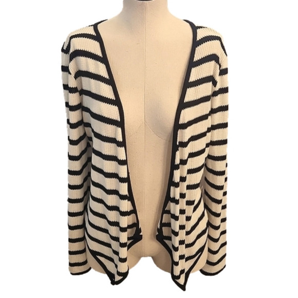 𝅺Juniors Wet Seal black & white striped lightweight cardigan size Medium. - Picture 1 of 9